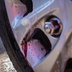 Autobrite Purple Rain 3.0 - Gelový čistič na kola s přebarvováním do fialova (500ml)