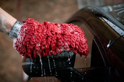 Nuke Guys Chenille Red - Mikrovláknová mycí rukavice