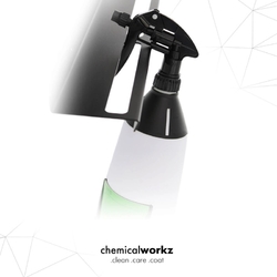 ChemicalWorkz Brush Holder - Nástěnný držák na detailingové štětce a ředící láhve (20 cm)